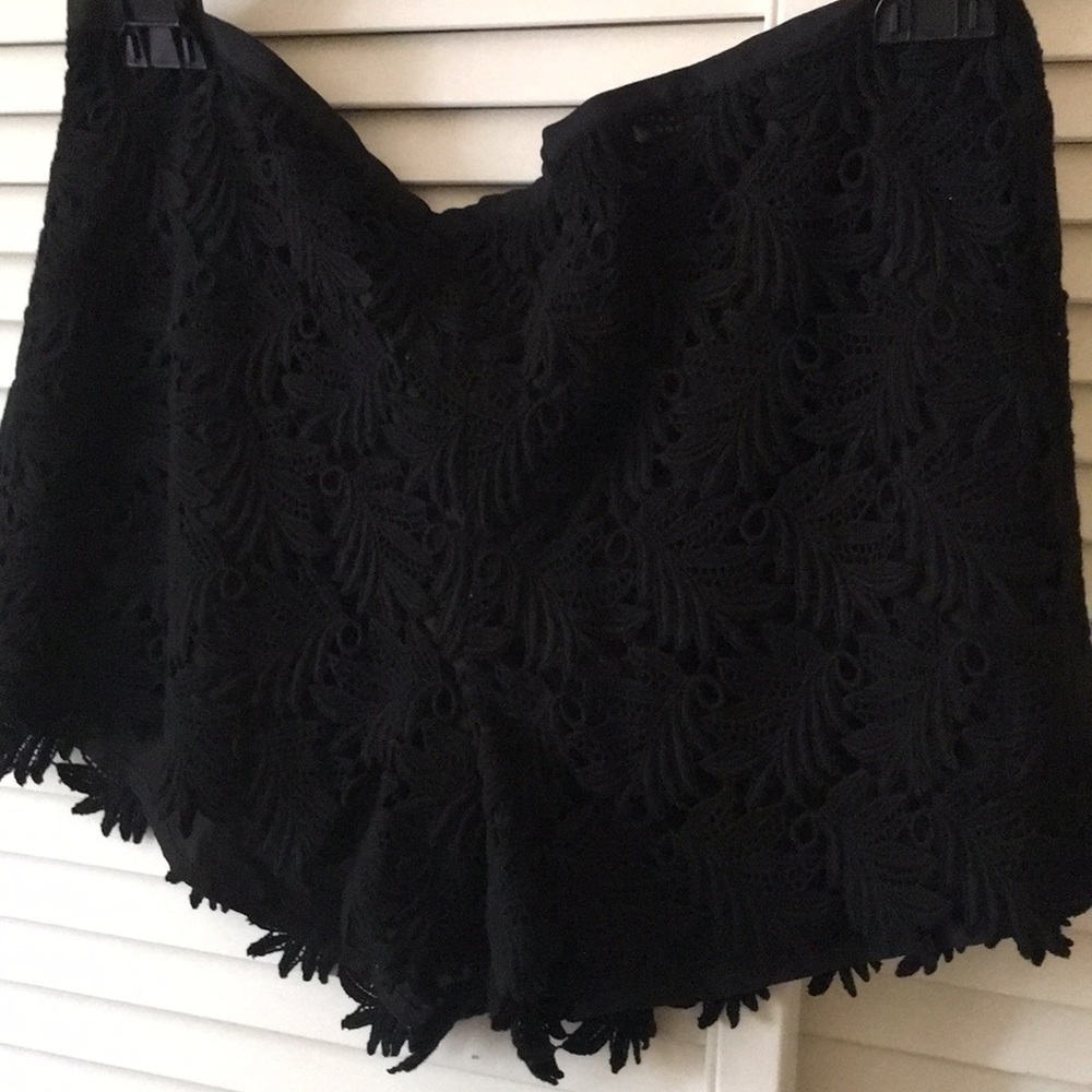 1.State lace shorts black